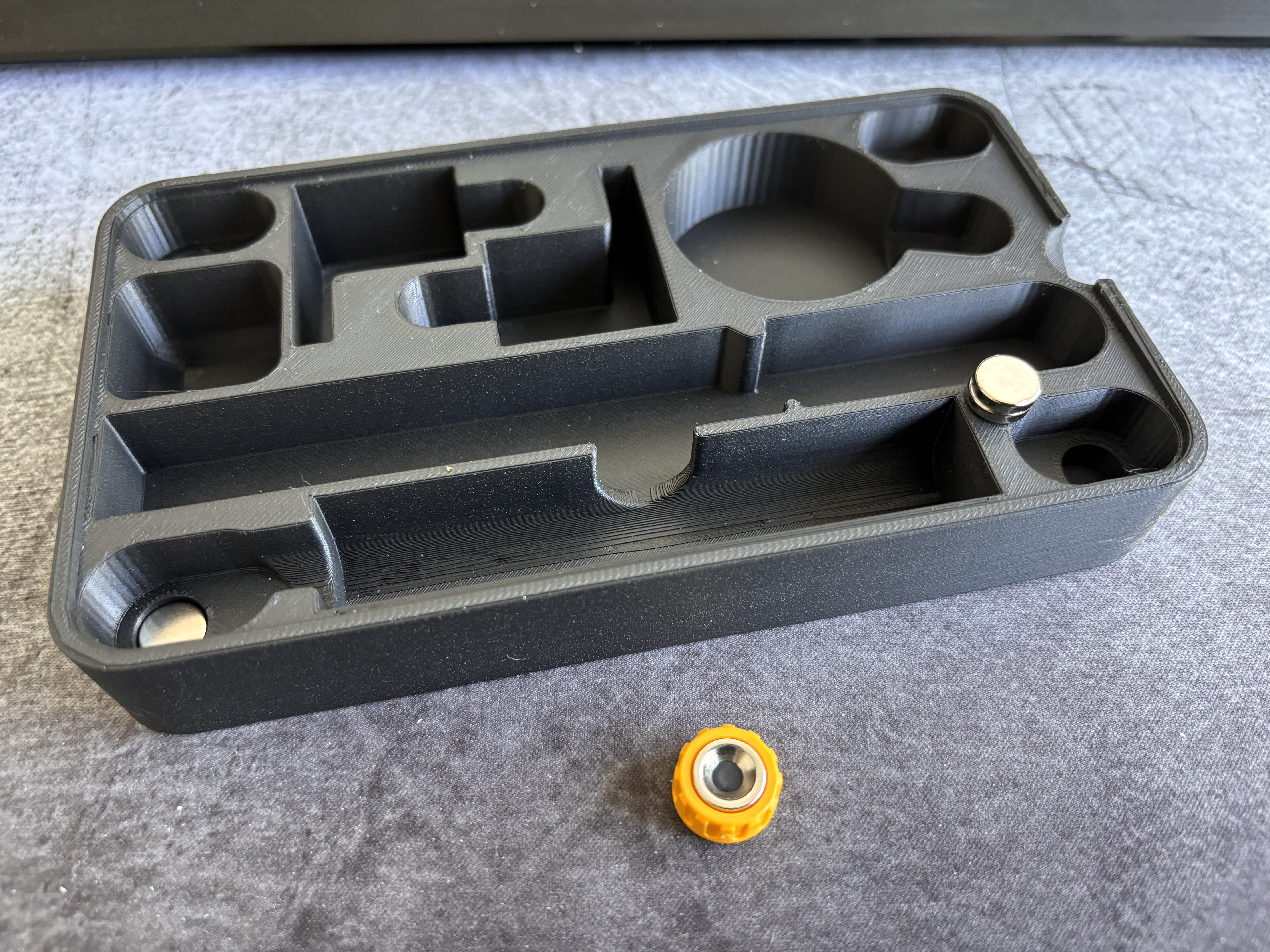 Remix of the Ultimate Omnifixo Pinecil Travel Case