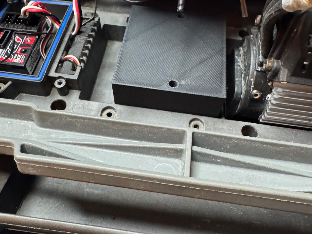 Xmaxx ESC Spacer