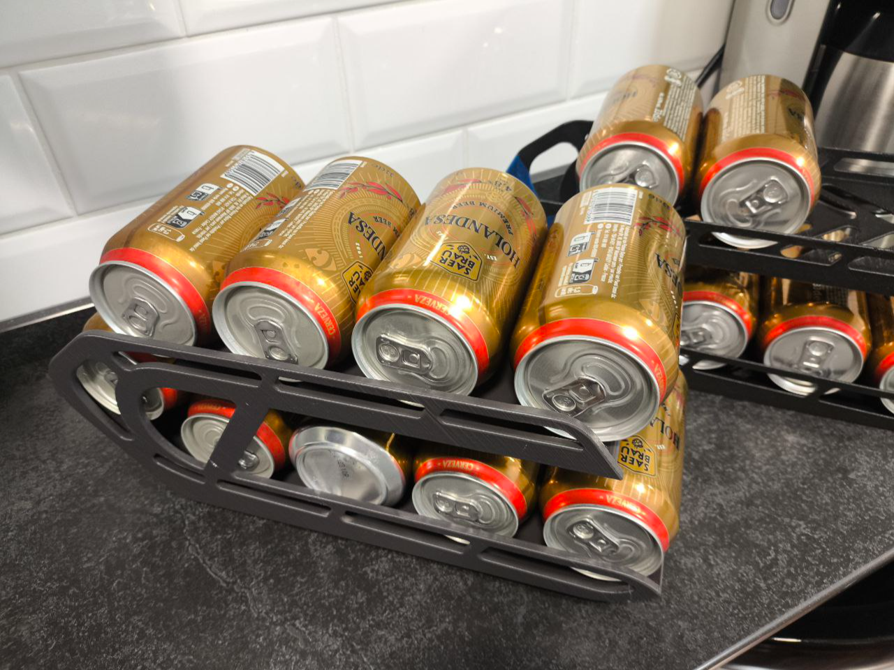 Configurable rotary beverage dispenser.