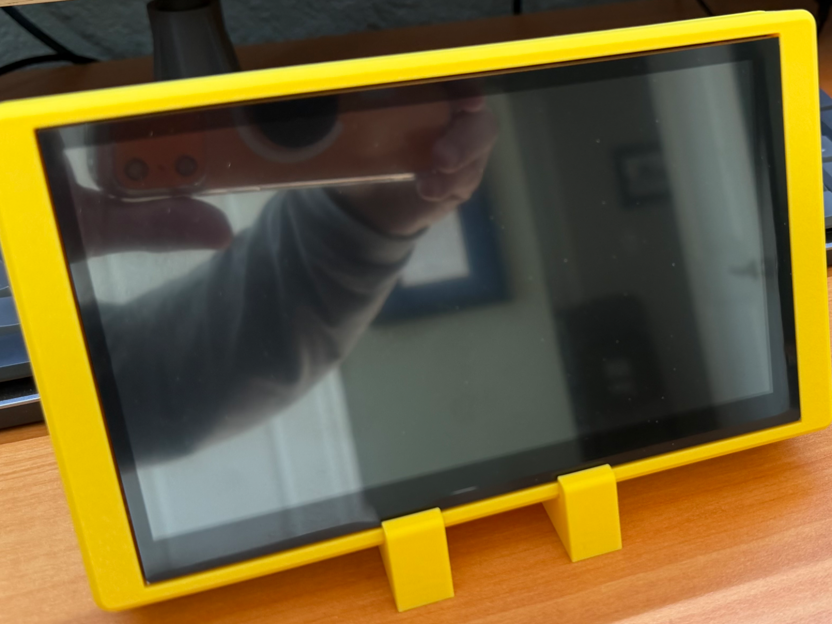 CROWPANEL ESP32-P4 7" DISPLAY BOX