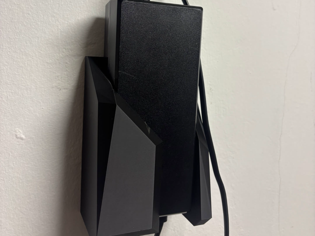 Kamikaze K1 MAX – Charger Wall Holder