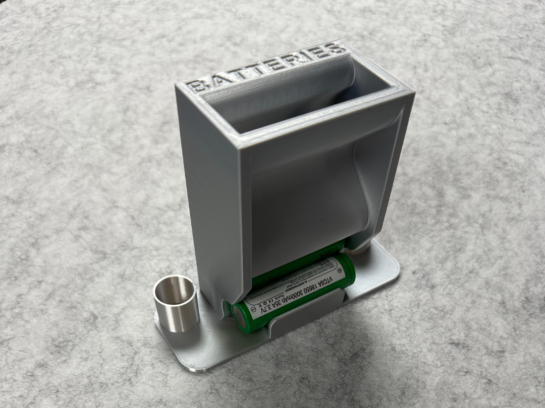 Distributeur de batteries 18650 avec magasin de 6