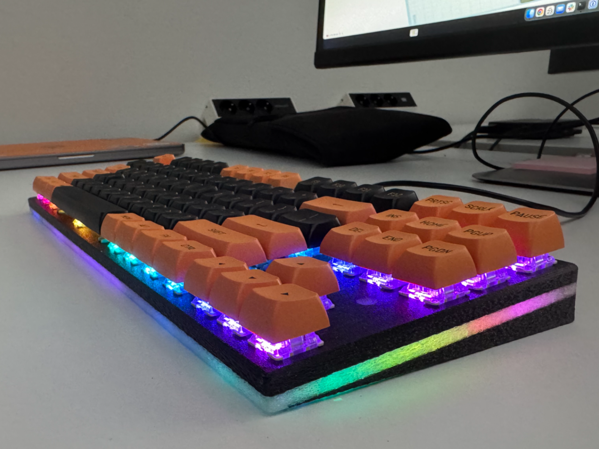 RPKeebs WK78 - TKL keyboard using SUO TX WK87 pcb