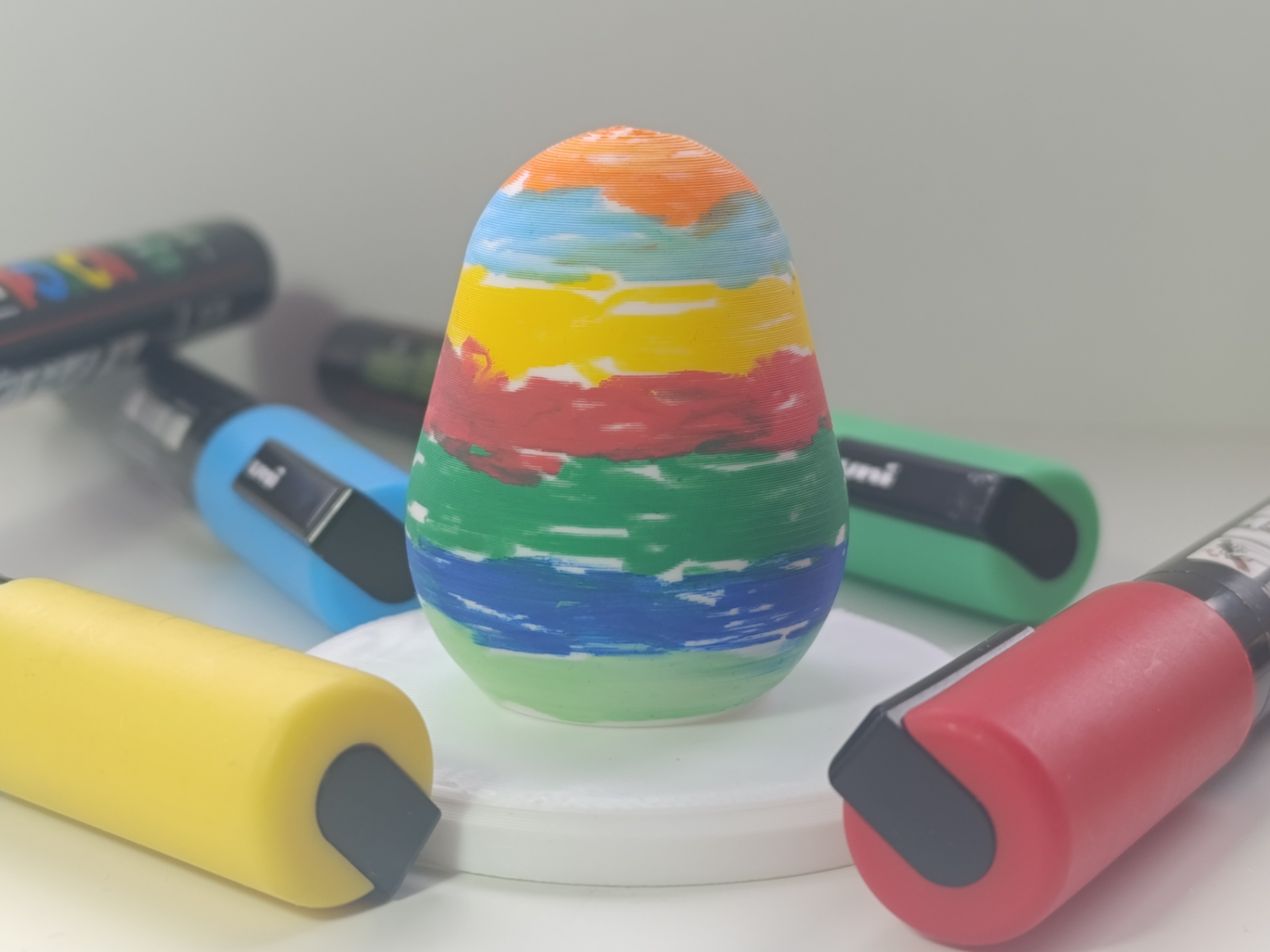 Paintable Easter Egg with stand