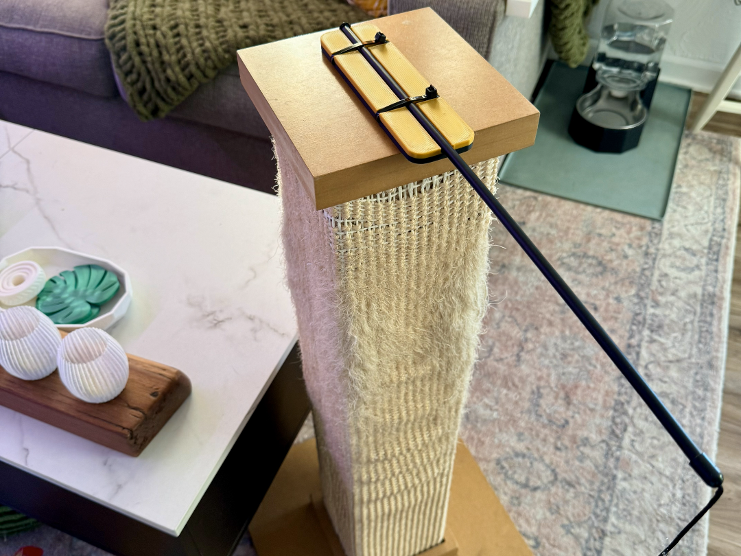 Cat Scratching Post Wand Toy/Teaser Mount