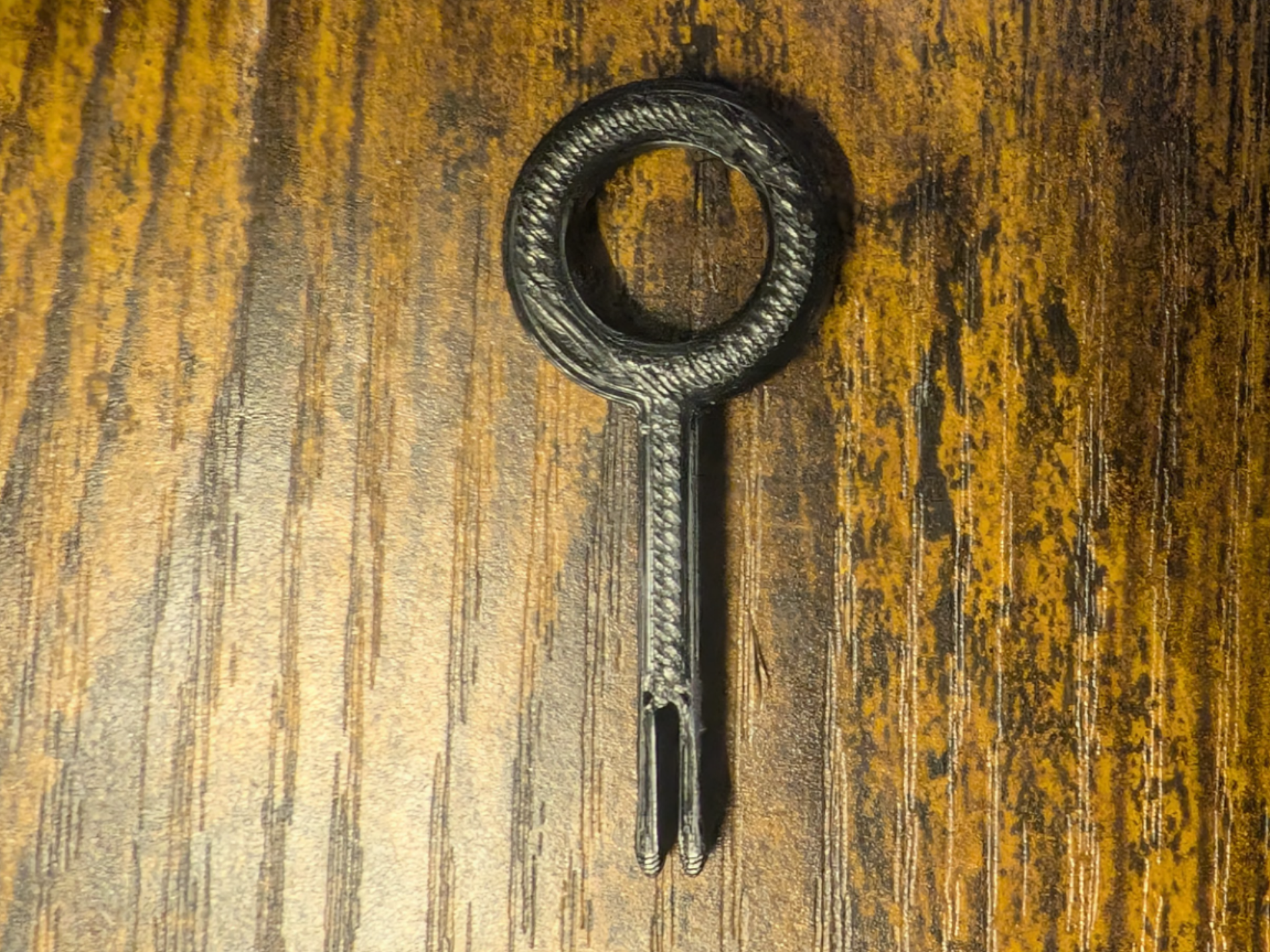 Homeracker temporary locking pin