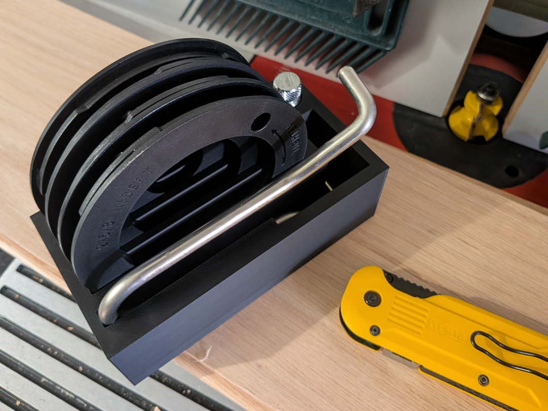 Accessory organizer for O'skool router lift