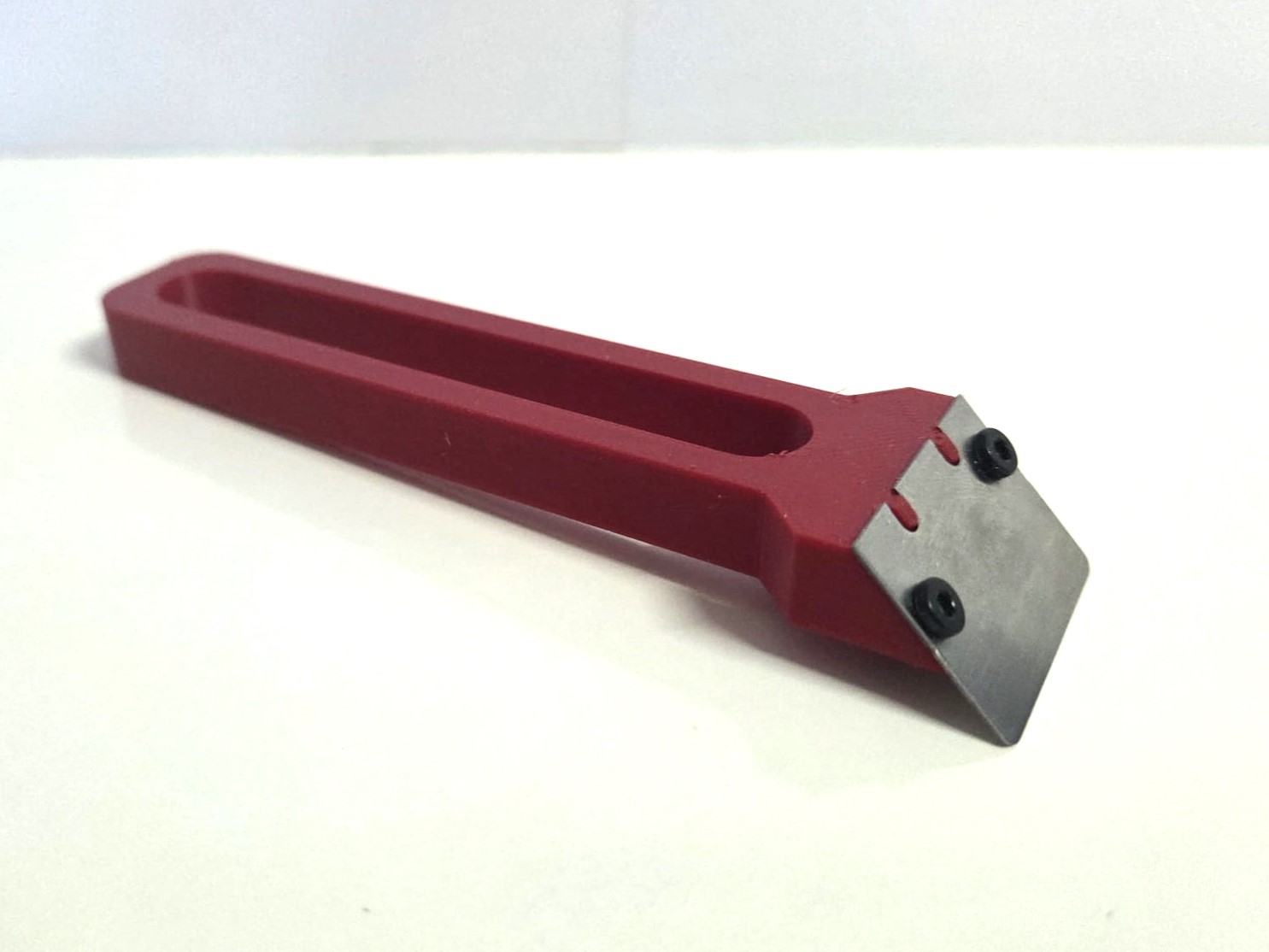Bambu Bed Scraper - With Blade and Cover