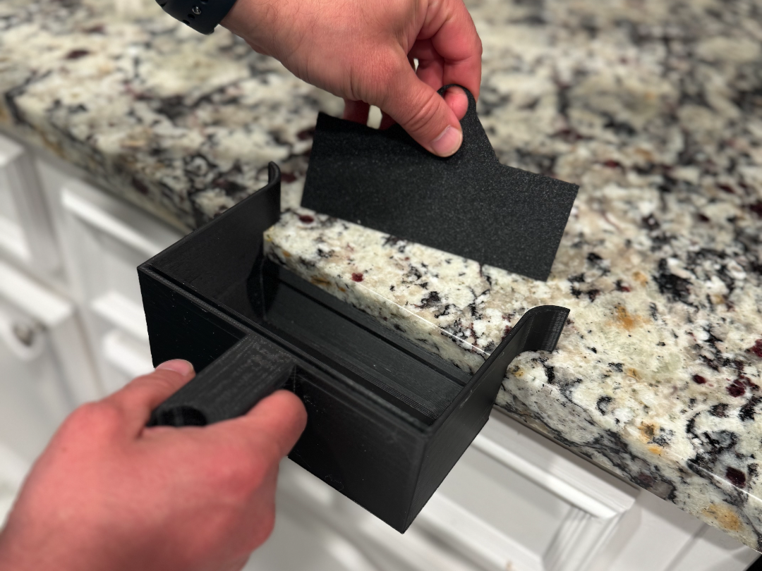 Countertop Dustbin with scraper