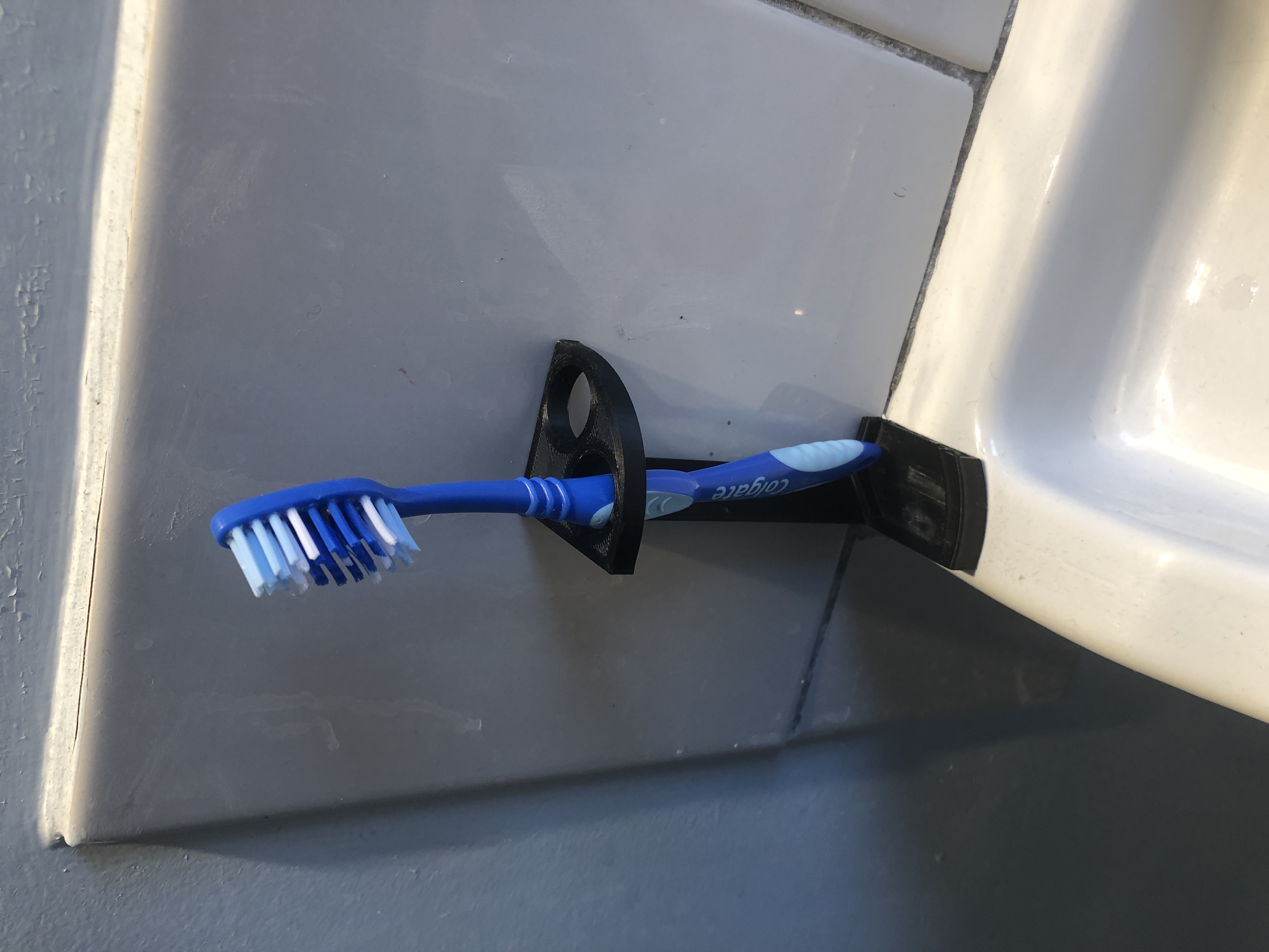 Toothbrush holder