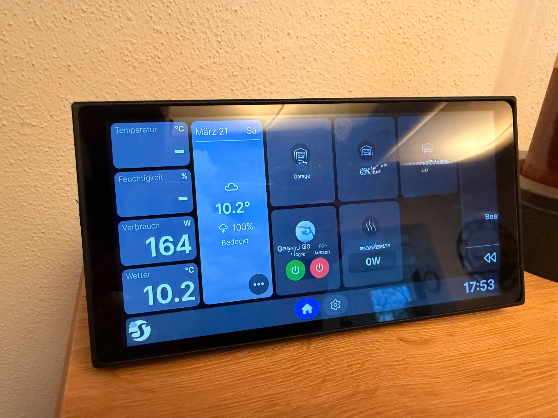 Shelly Wall Display X2i v2.5