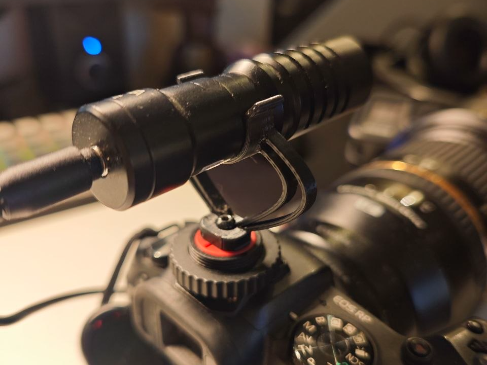 BOYA by-mm1 microphone holder for hot shoe