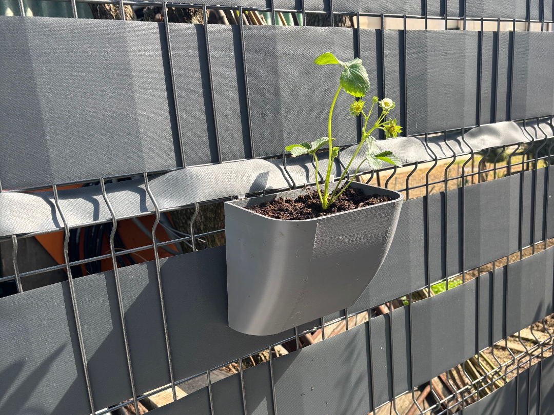 vertical garden flowerpot