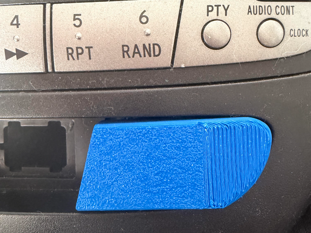 a blind plug for C1/Aygo/107 if the car is born AC