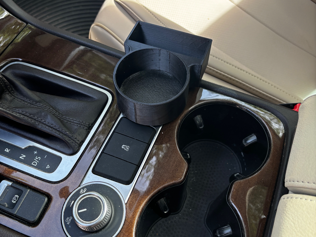 VW Touareg cupholder