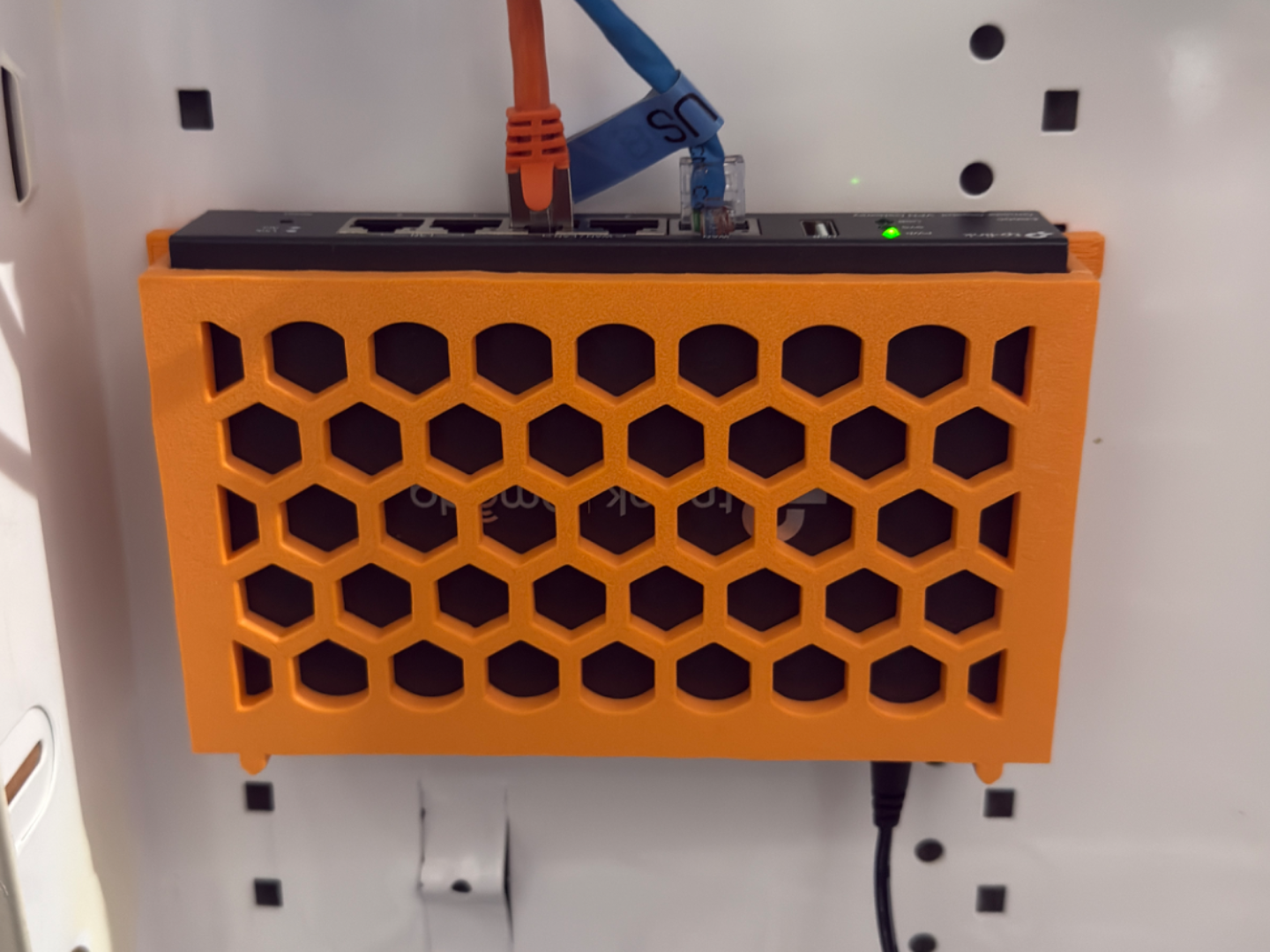 ER605 Legrand Mount