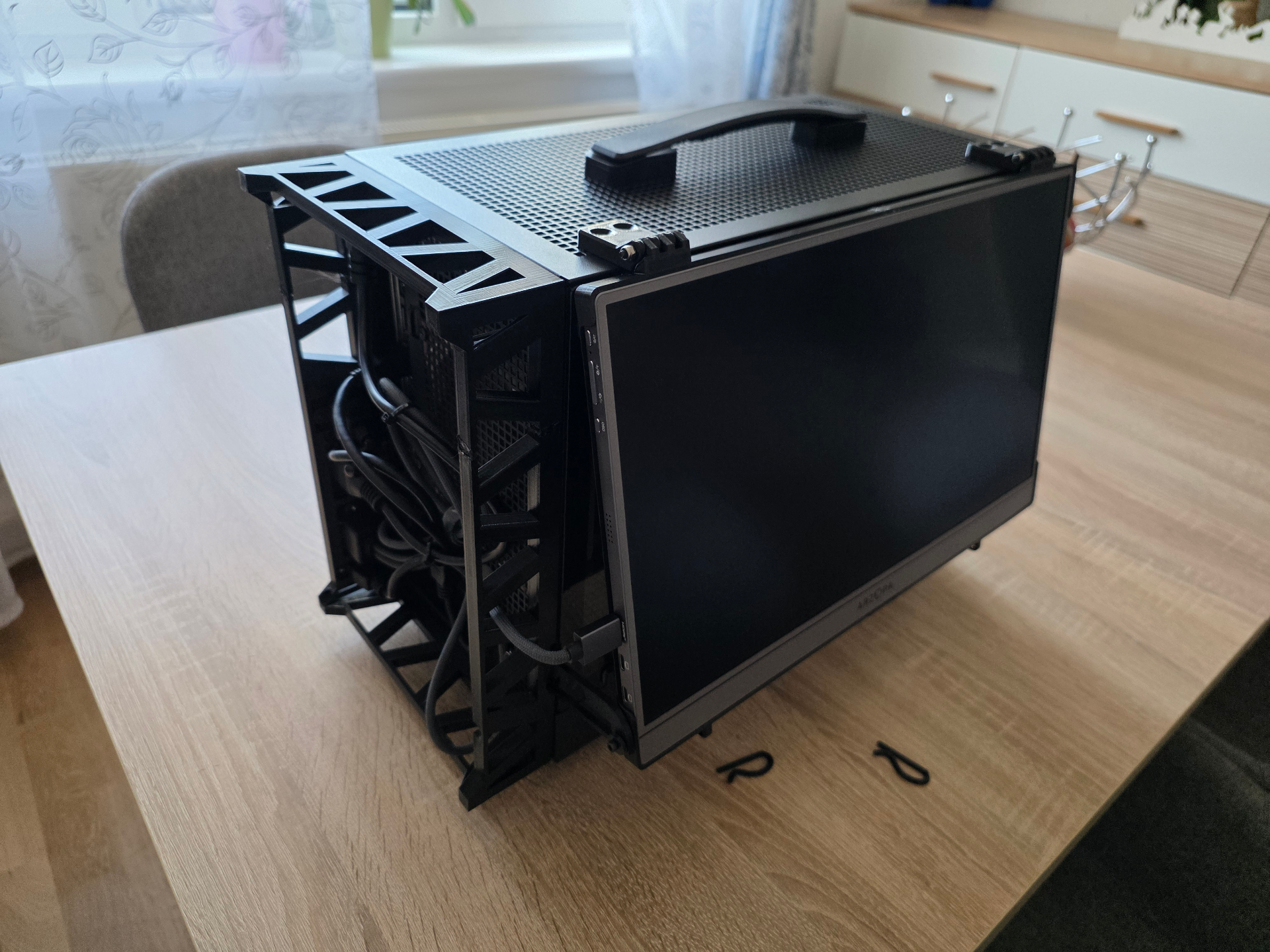 Deepcool CH160 Arzopa Z3FC Monitor halterung