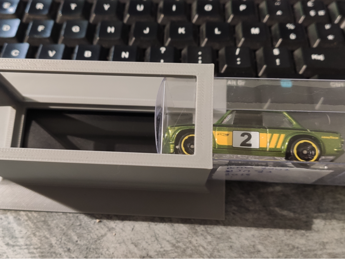 hot wheels support interface boite / support mural