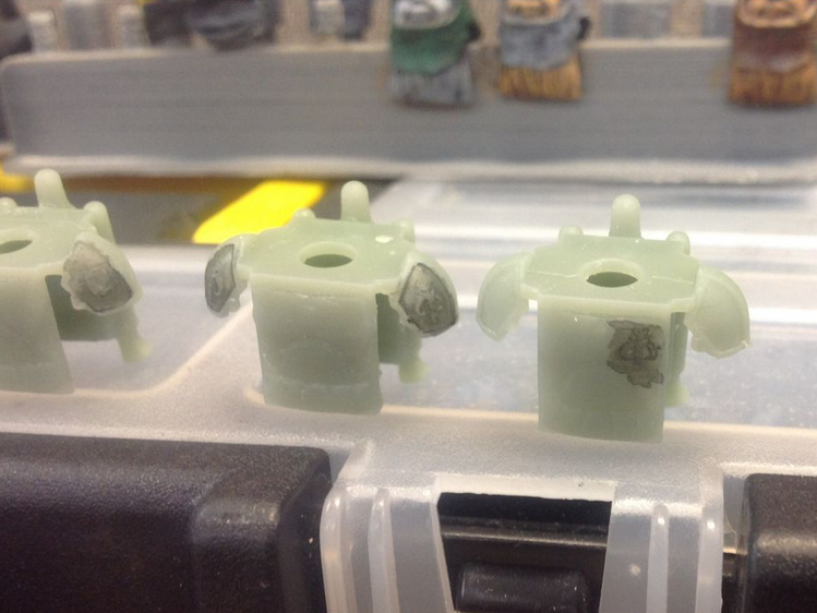 Brick Figure Mandalorian Armor (Plain or Tribal)