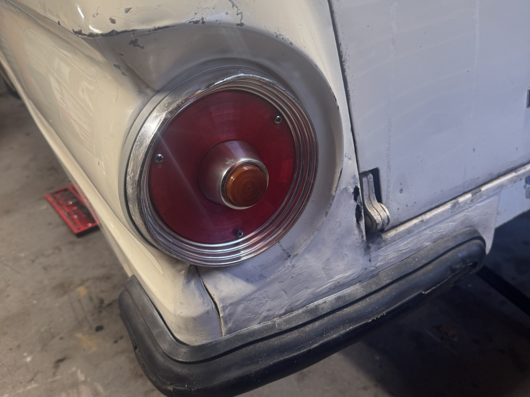 XM/XP 1964 Ford Falcon Utility tailight lens