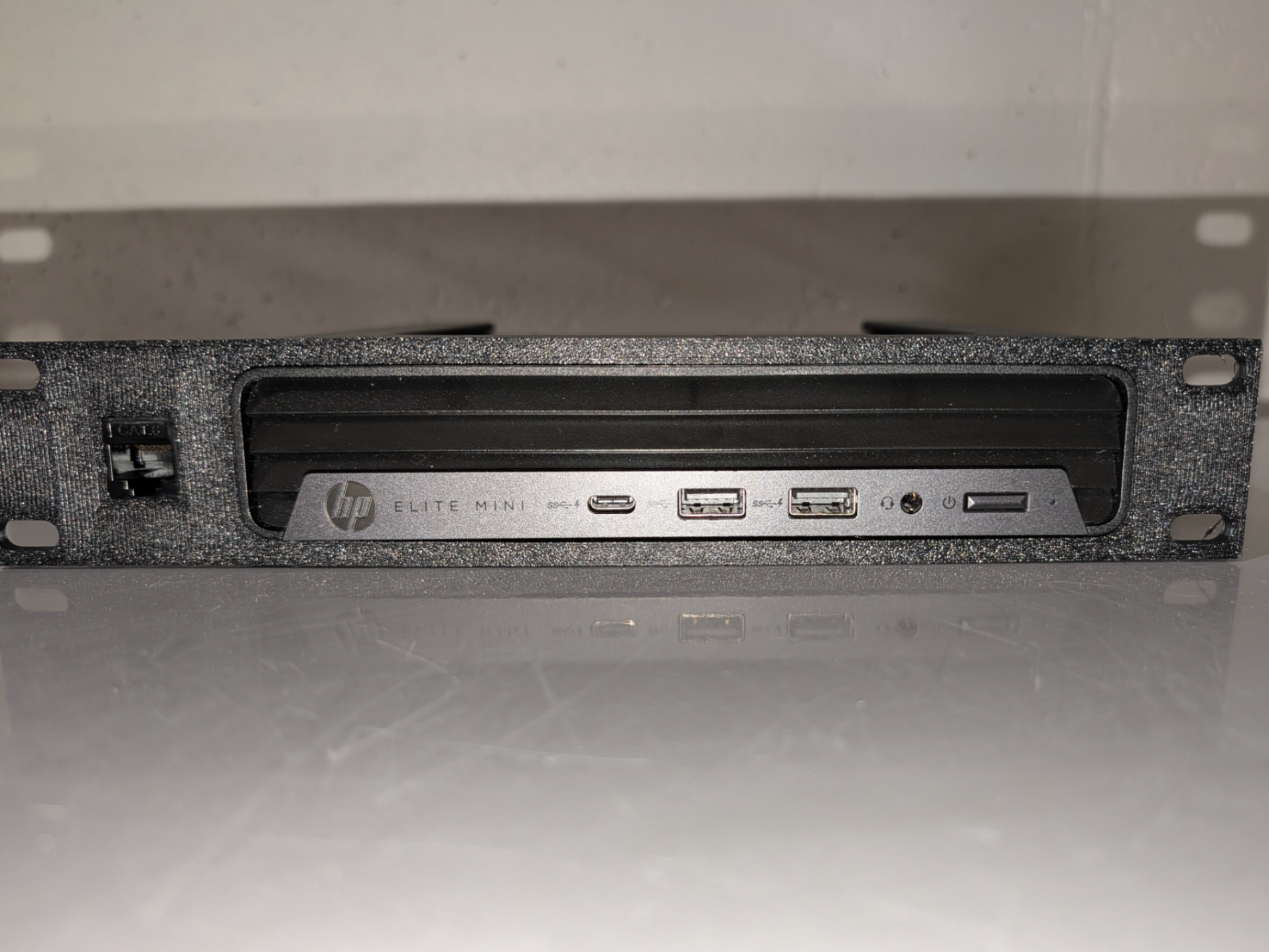 HP ELITE MINI 800 G9 10IN RACK MOUNT