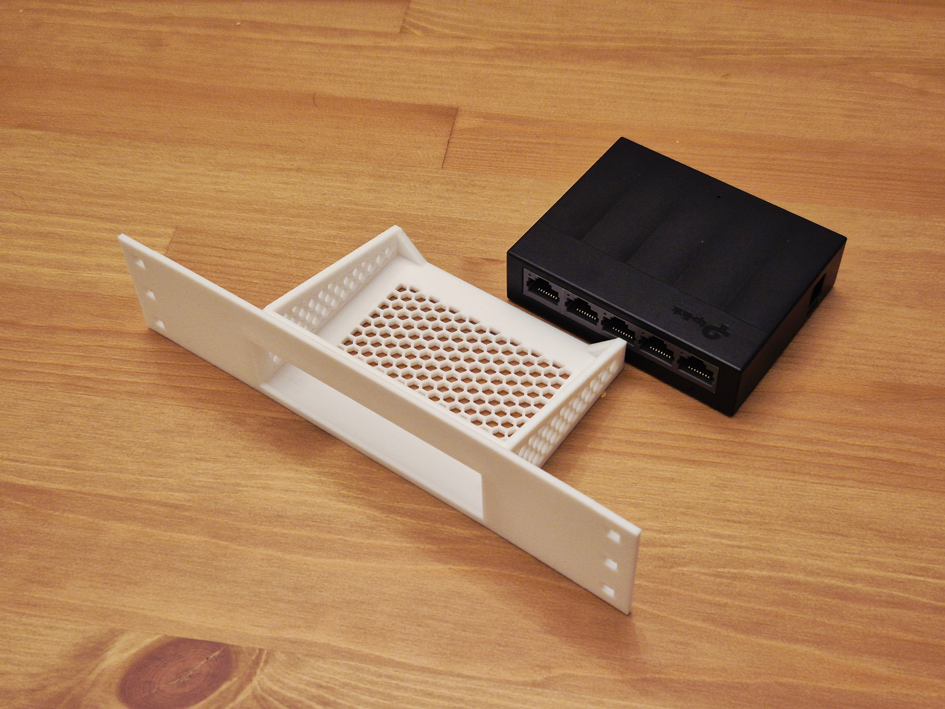 parametric Device Tray for Homeracker