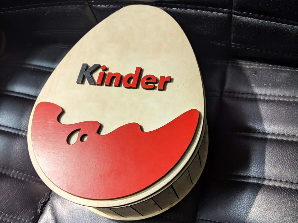 Scatola a Forma di Ovetto Kinder facile da montare