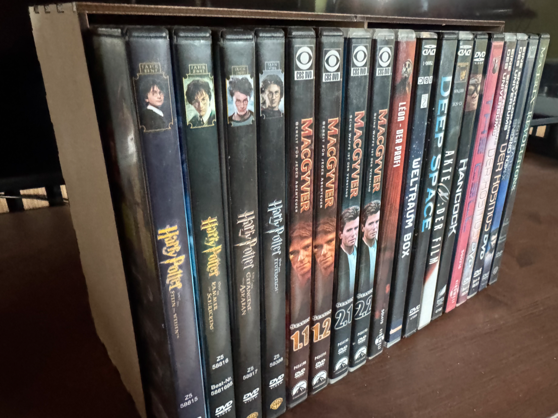 Simple DVD storage