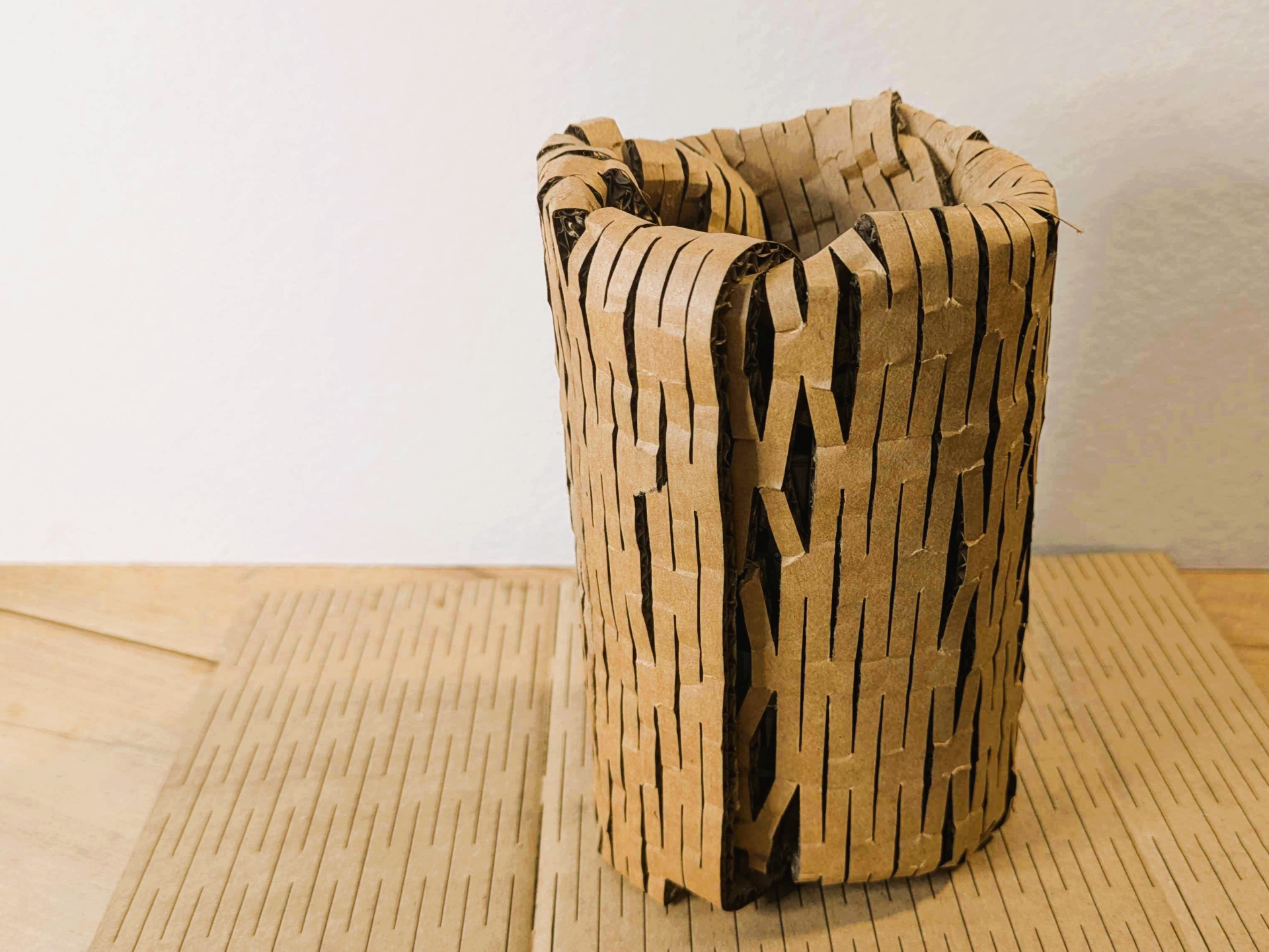 Eco-Stretch Cardboard Matrix