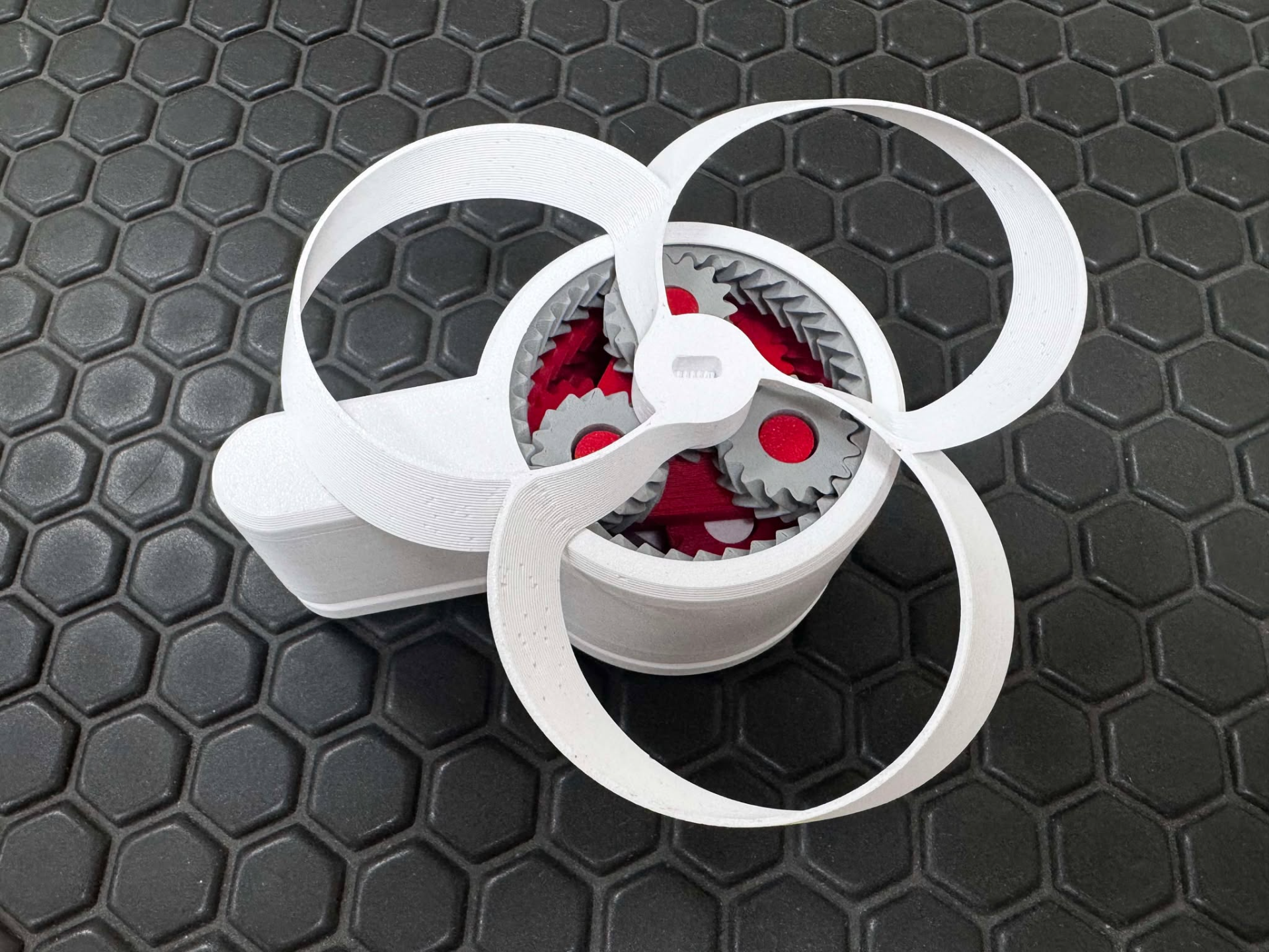 One-handed Hyperspeed propeller launcher