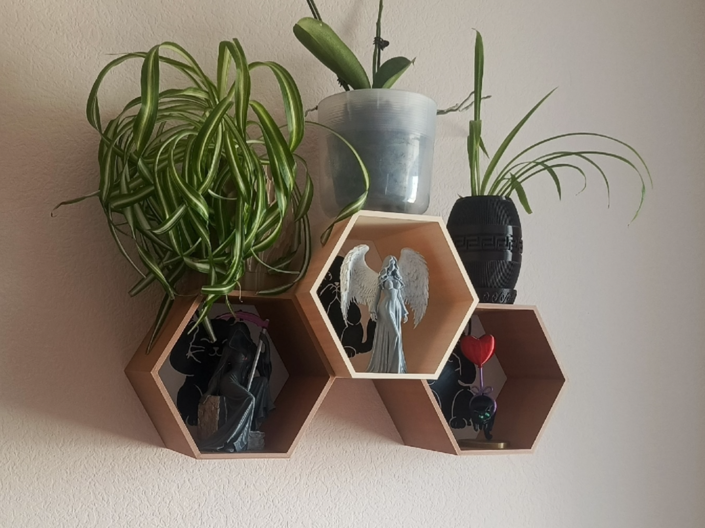 Honeycomb Wall Shelves with Cat Panels