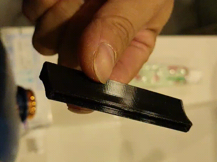 Toothpaste extruder（牙膏挤出器）