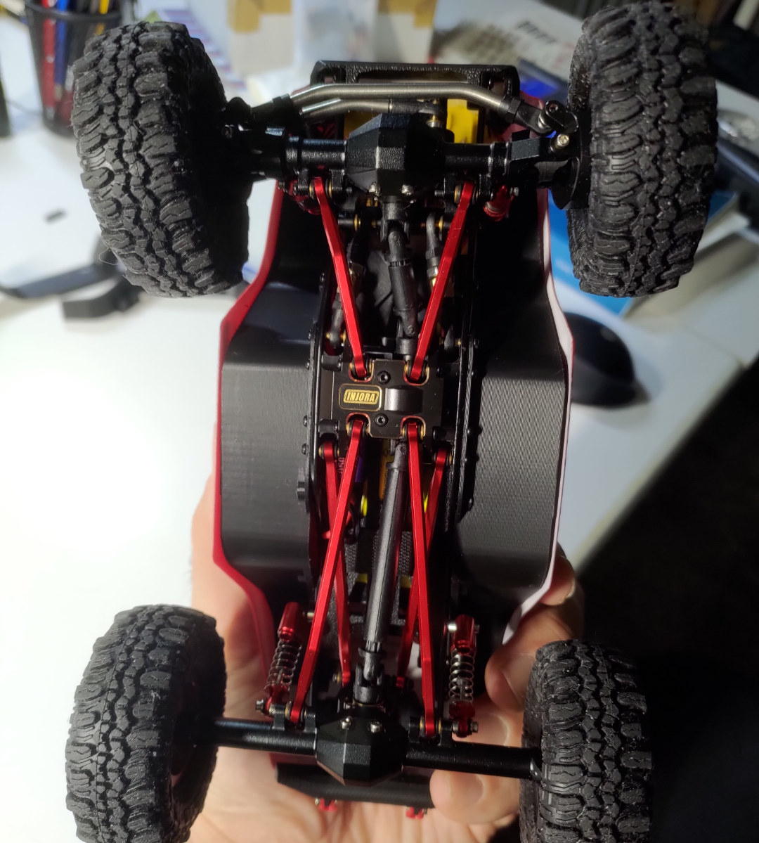 V2 SCX24 wheel arch / well (for bigger tires)