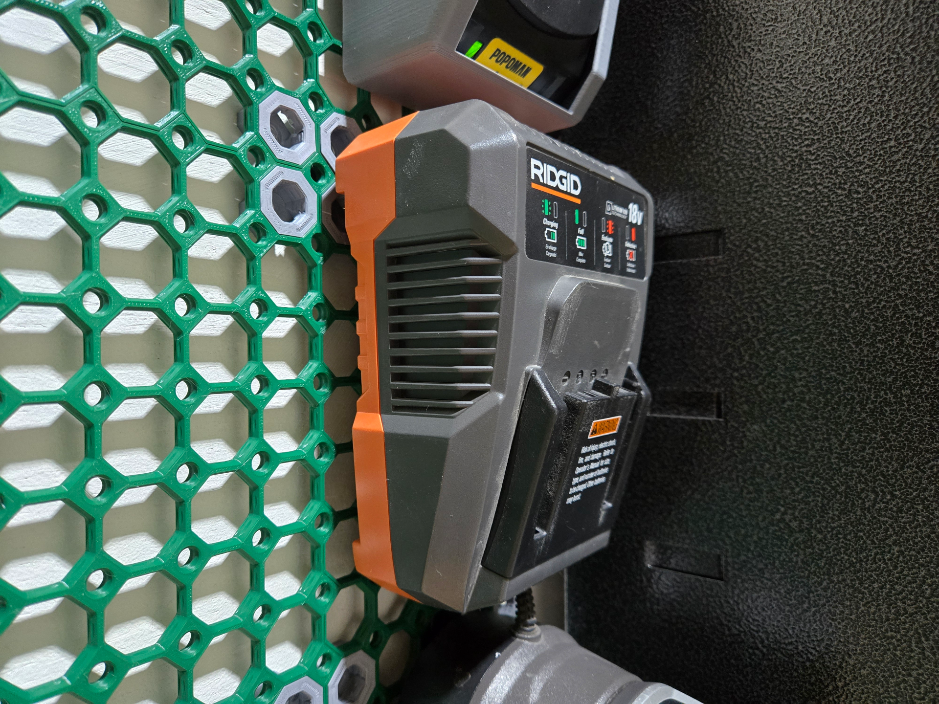 Multiboard battery charger for Rigid
