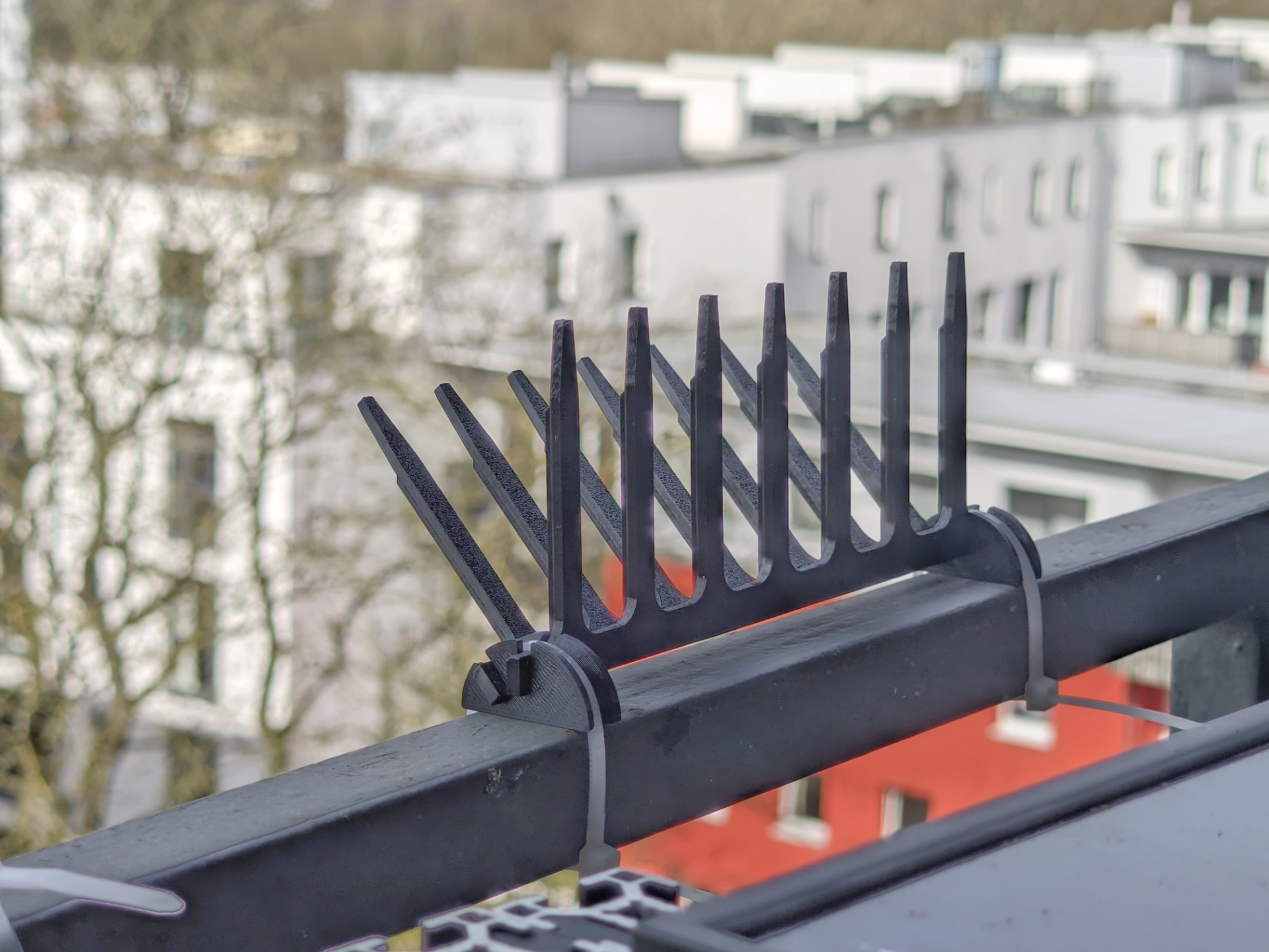 Avian Guard Spikes