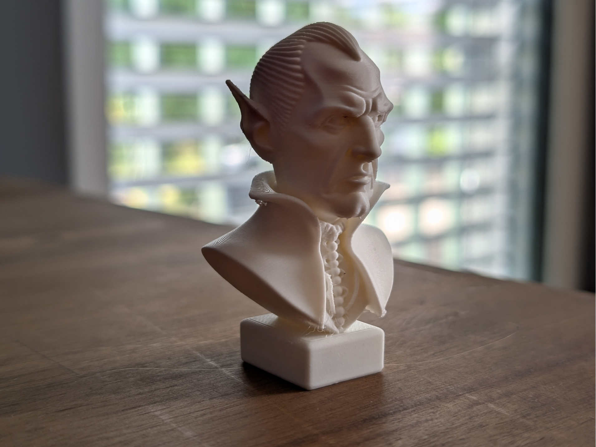 Vampire Lord Bust – Gothic Horror Sculpture