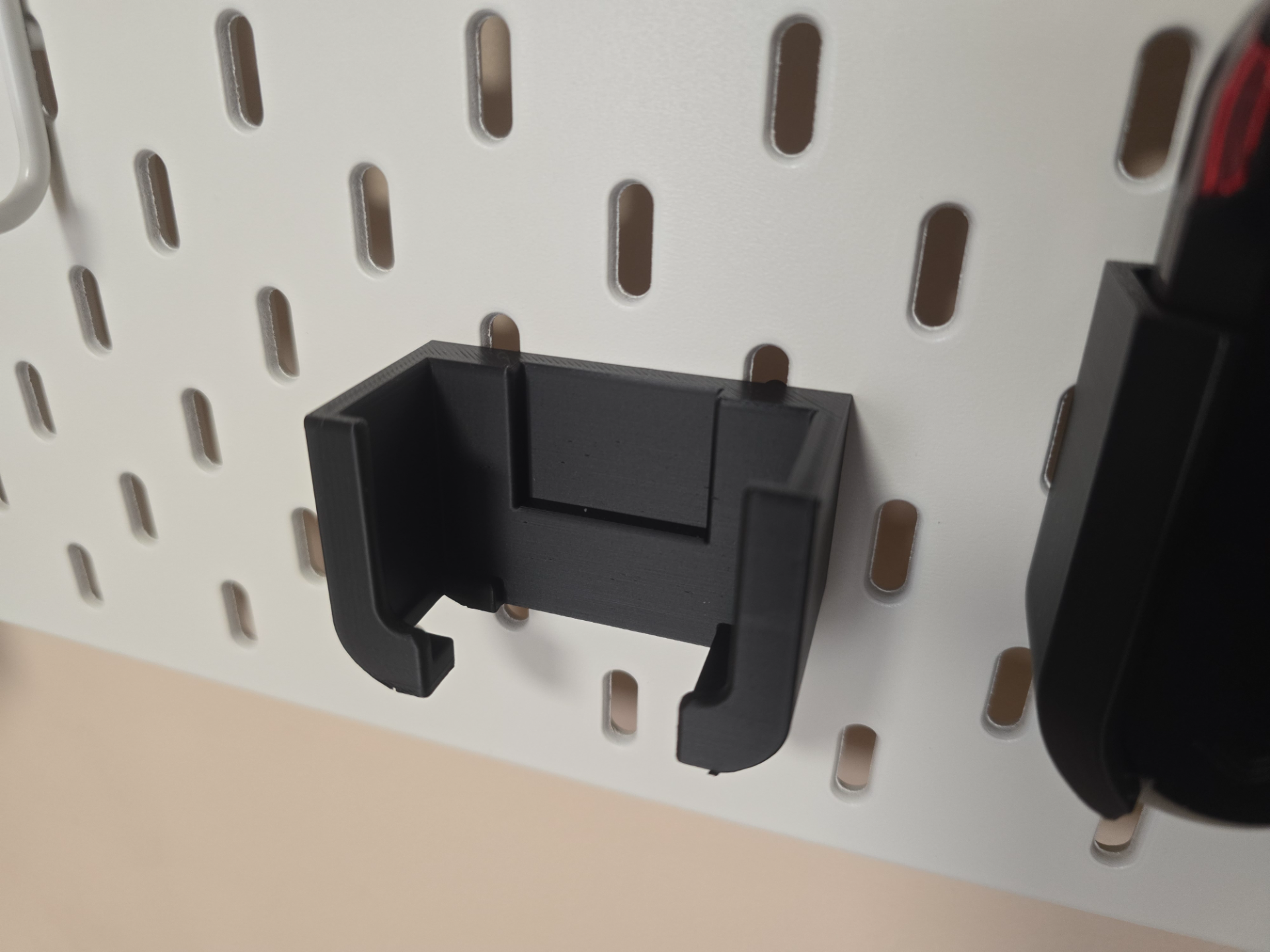 Wahoo Elemnt Roam 3 - IKEA Skadis holder