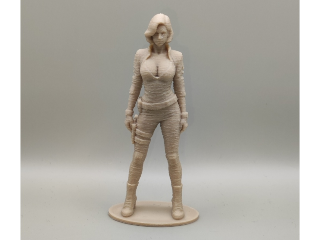 Action movie girl  figurine