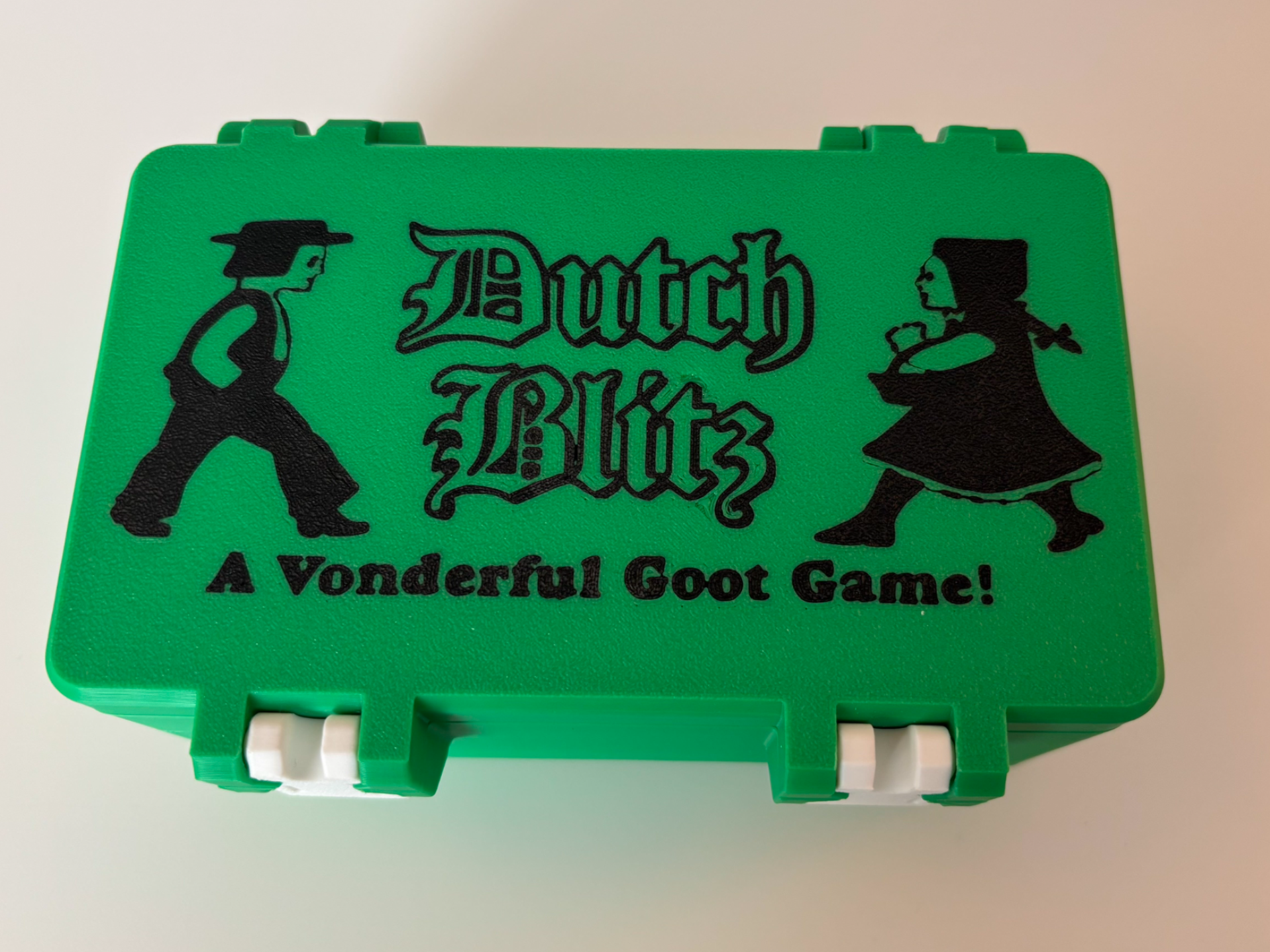 DutchBlitz Snapbox 8 decks WLogo
