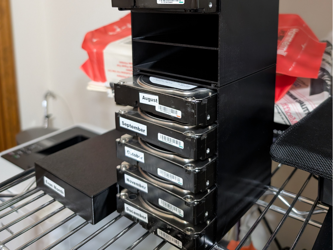 10 Drive HDD Storage