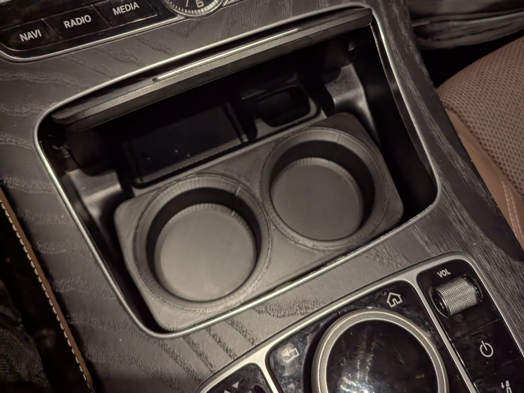 Mercedes E-Klasse Getränkehalter