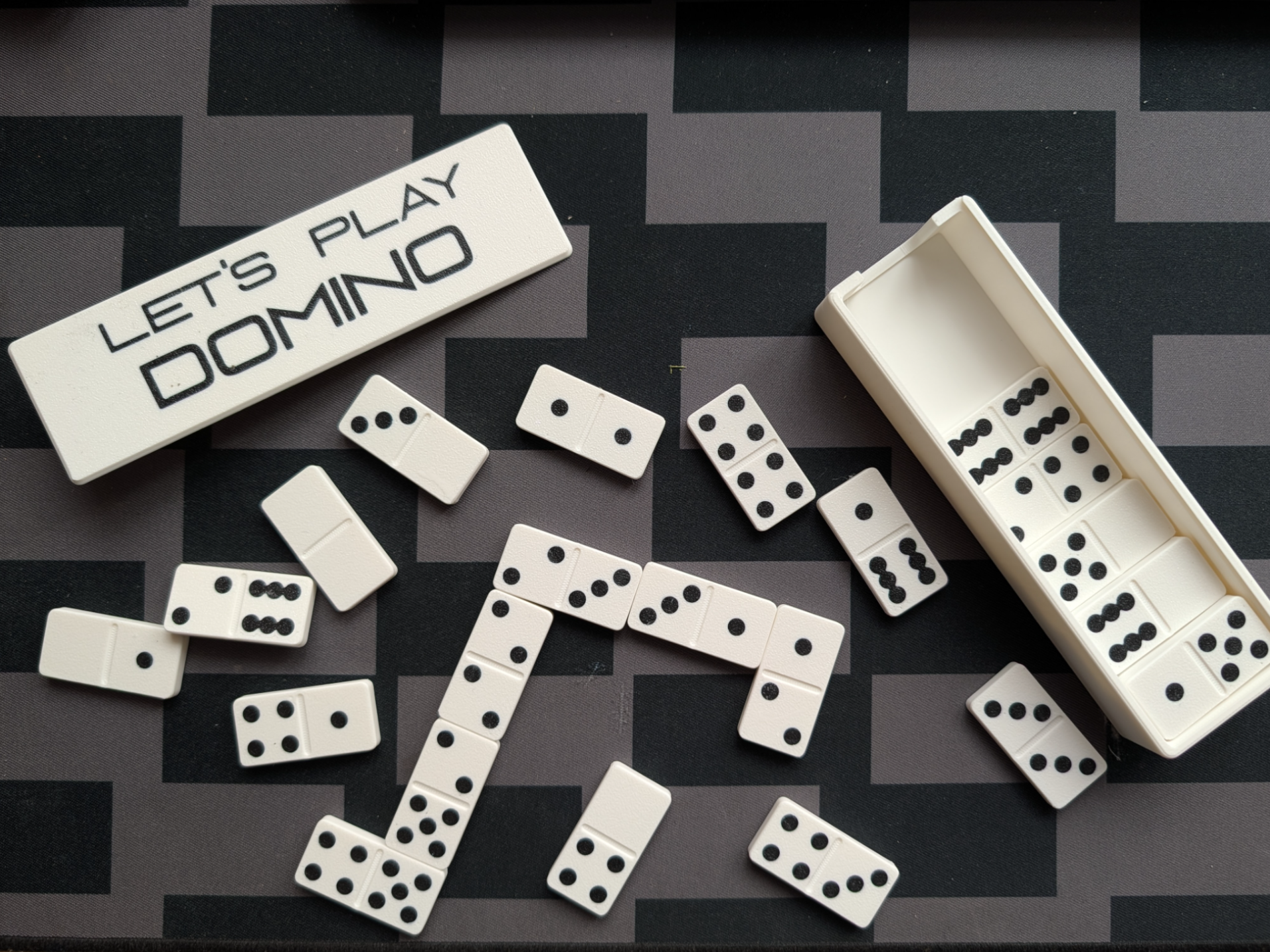 Classic DOMINO game