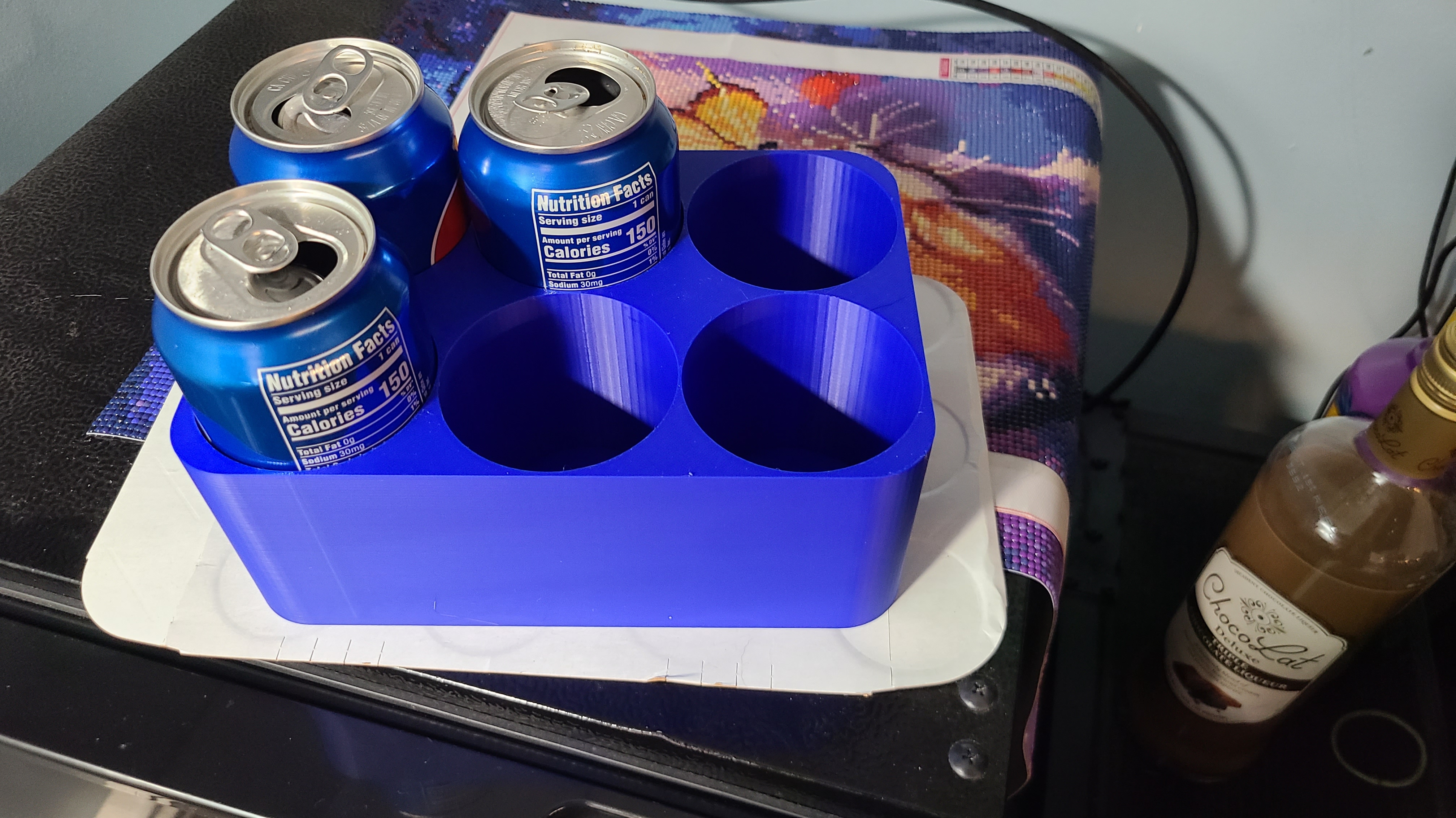 Minimal 6 pack can holder