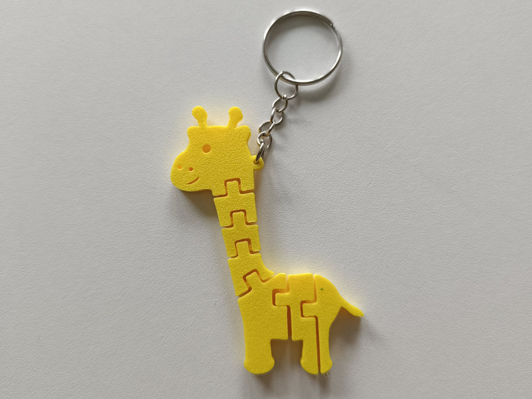 Flexi giraffe keychain / pendant