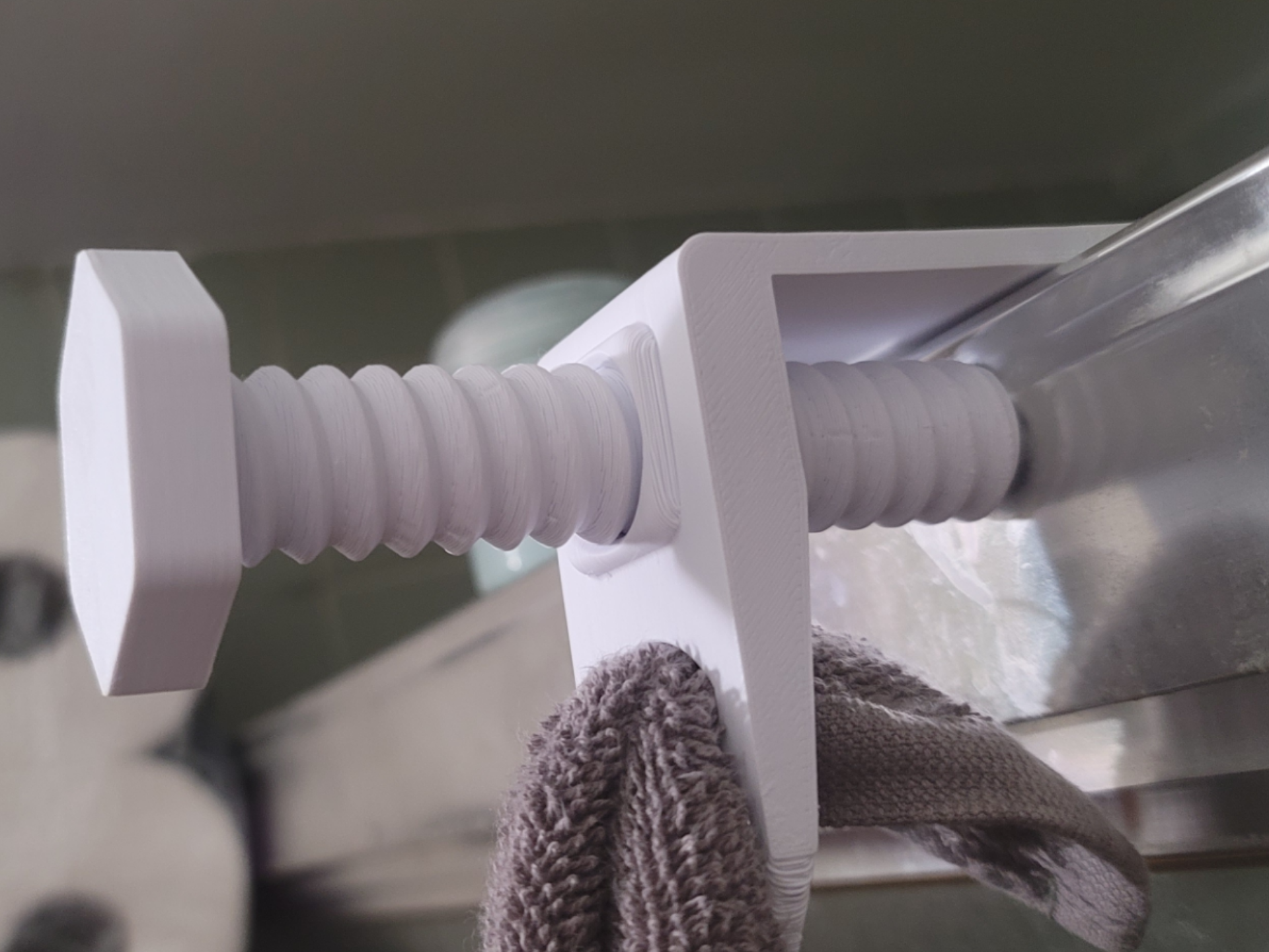 Adjustable Towel Holder