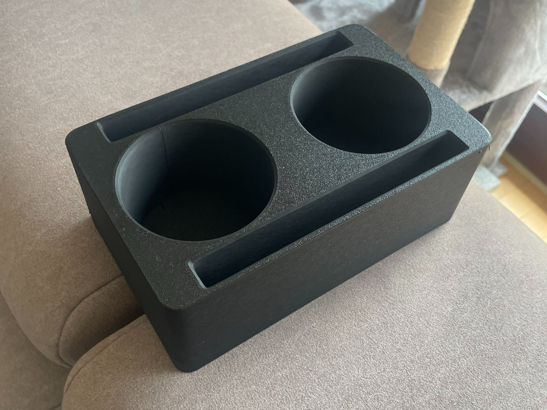 Getränkehalter fürs Sofa mit Ablagefach