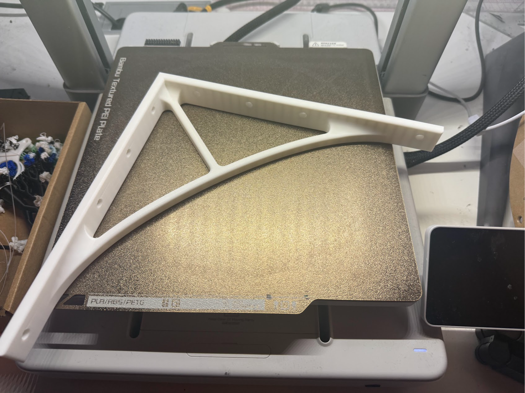 3D Printed Shelf Bracket  - Strong & Minimalist