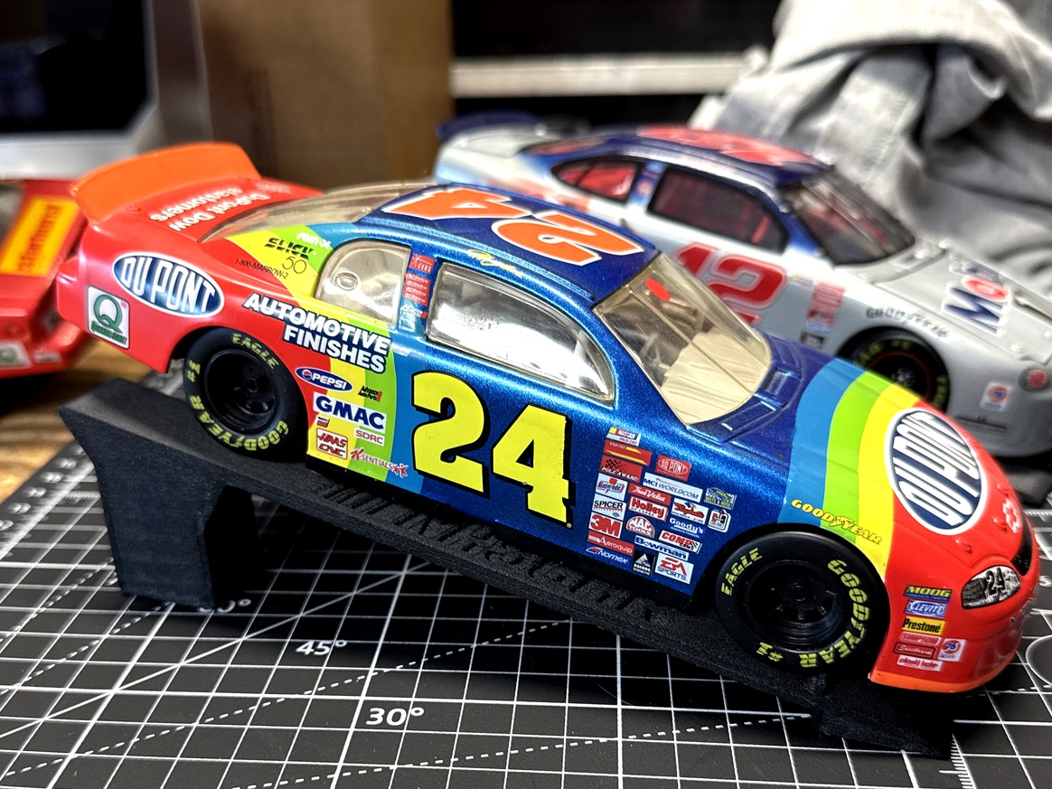 NASCAR 1:24 Diecast Display Ramp