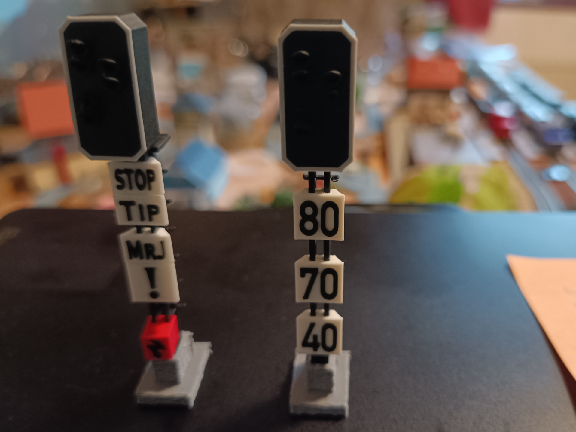 MrJ HO scale DB Train Signals - Speed limits