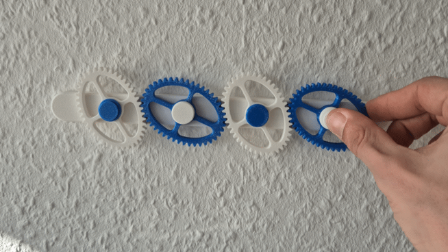 4-Gear Chain Fidget, Wall Mount